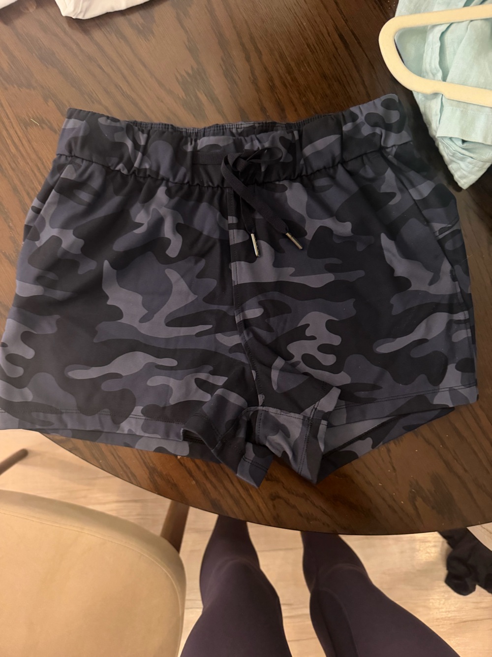 CRZ YOGA Women's Black & Gray Camo Athletic Shorts